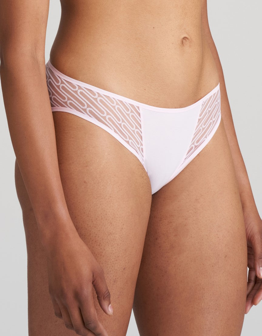 Tanzara Brief