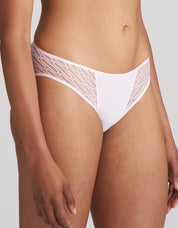Tanzara Brief