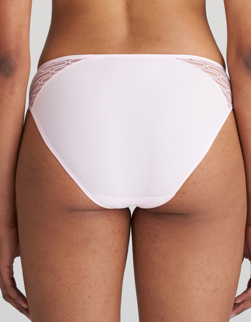 Tanzara Brief