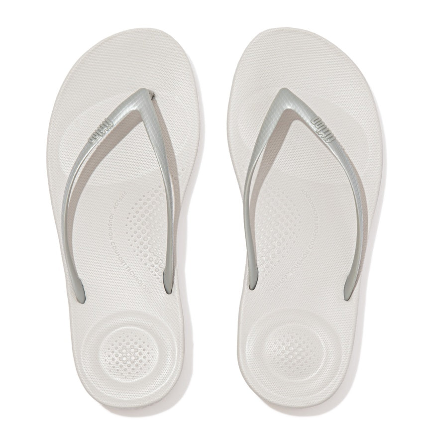 IQUSHION-ERGONOMIC-FLIP-FLOPS-SILVER_E54-011_2.jpg